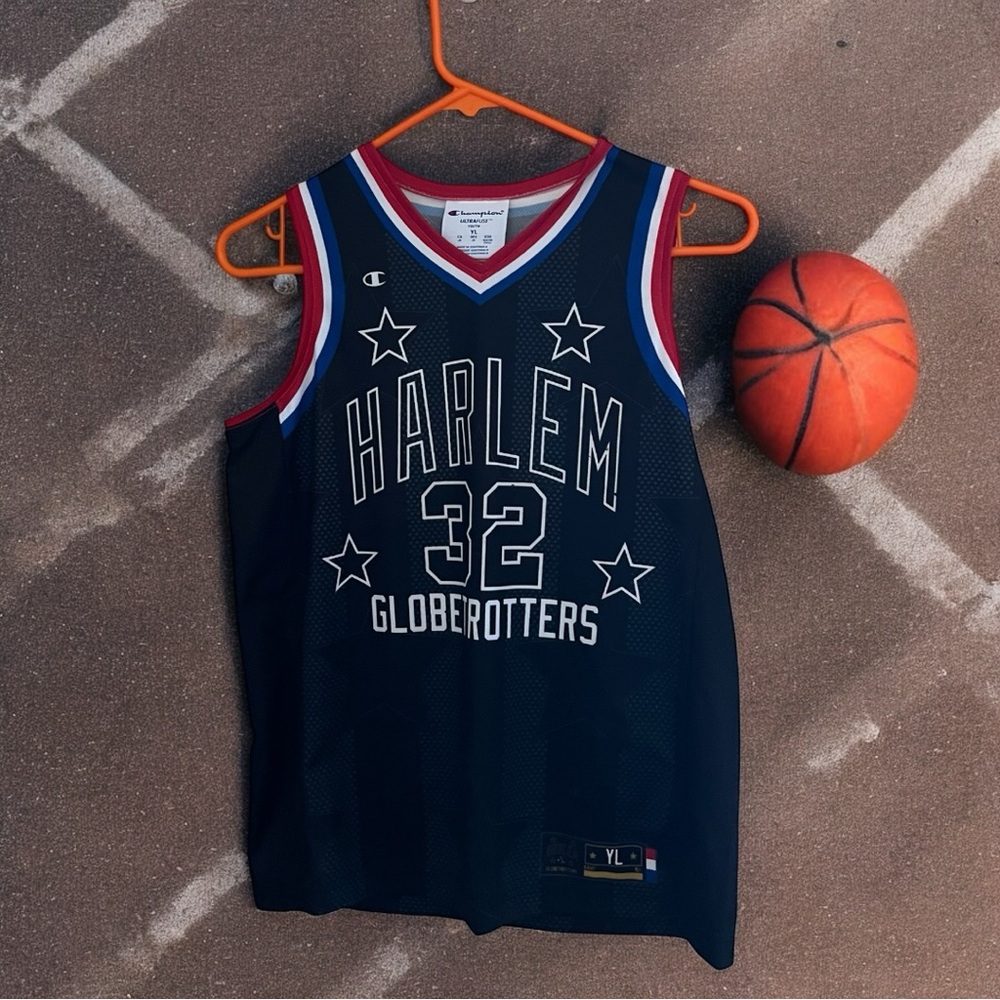 🏀CHAMPION: Boy’s L, Harlem Globetrotters autographed Jet #32 basketball jersey